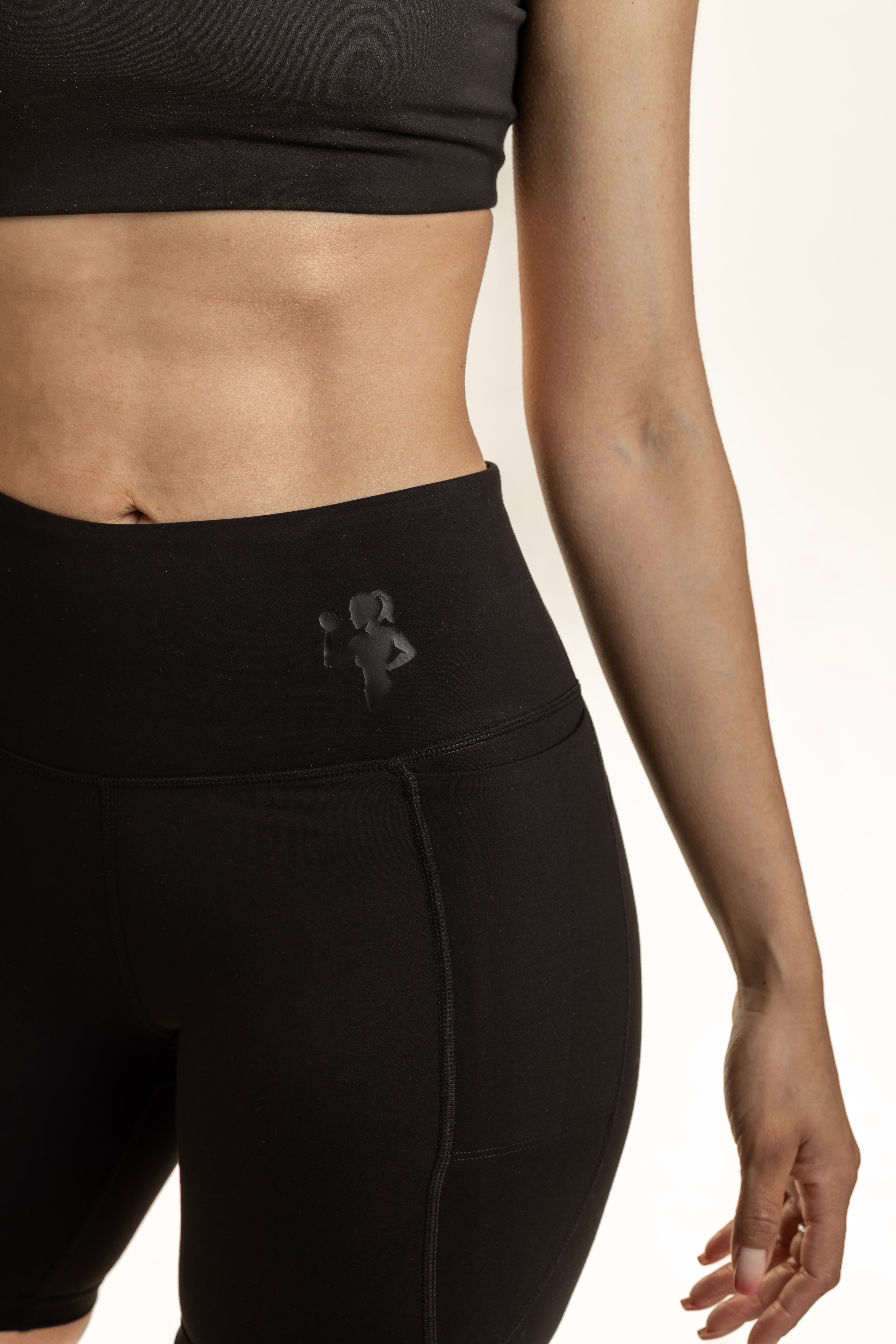 all black Shorts